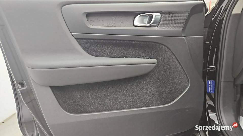 Volvo XC 40 T2 Essential aut Z Polskiego Salonu Warszawa sprzedam