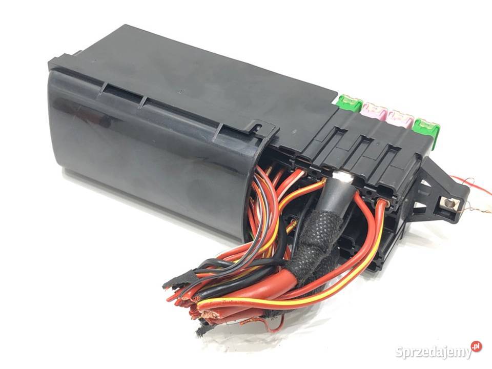 SKRZYNKA BEZPIECZNIKÓW SKODA FABIA III Skrzynki bezpieczników podkarpackie