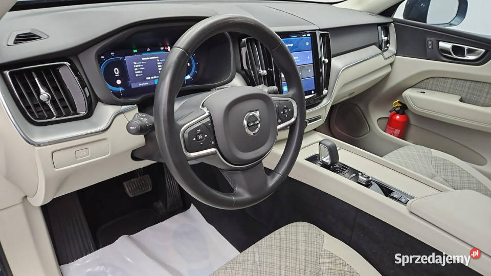 Volvo XC 60 B4 D Essential Z Polskiego Salonu elektryczne lusterka Warszawa