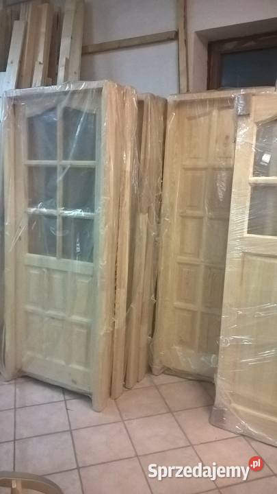 Prawdziwe drzwi drewniane sosnowe lite