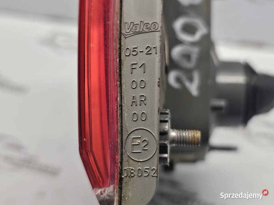 TOYOTA AVENSIS T27 III 10r lampa prawa tył w sprzedam