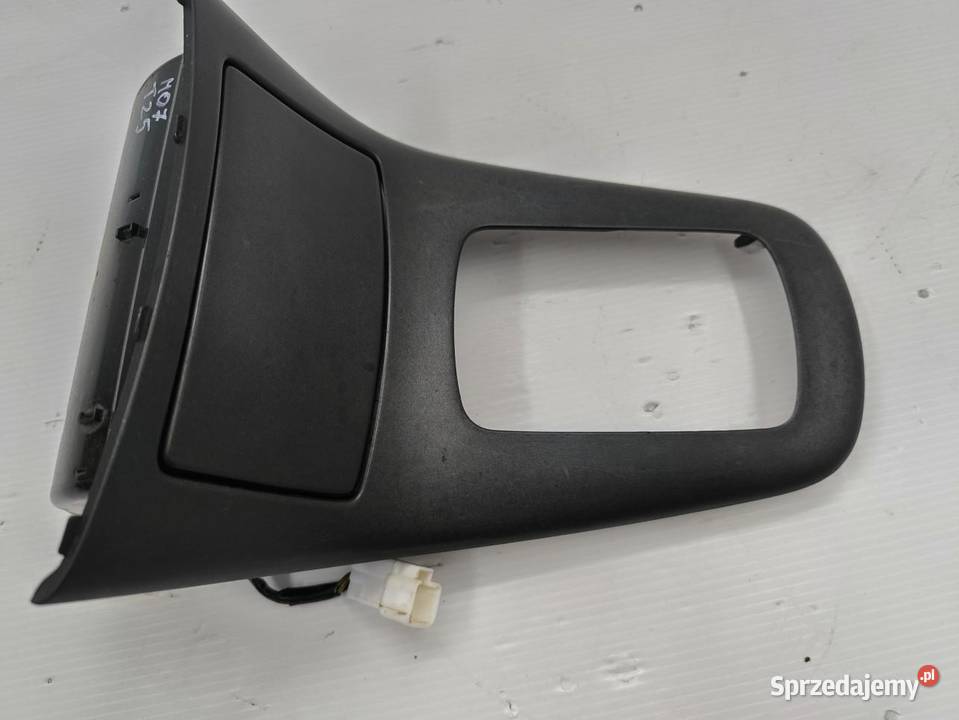 POPIELNICZKA PANEL TOYOTA AVENSIS II T25 osobowe wielkopolskie