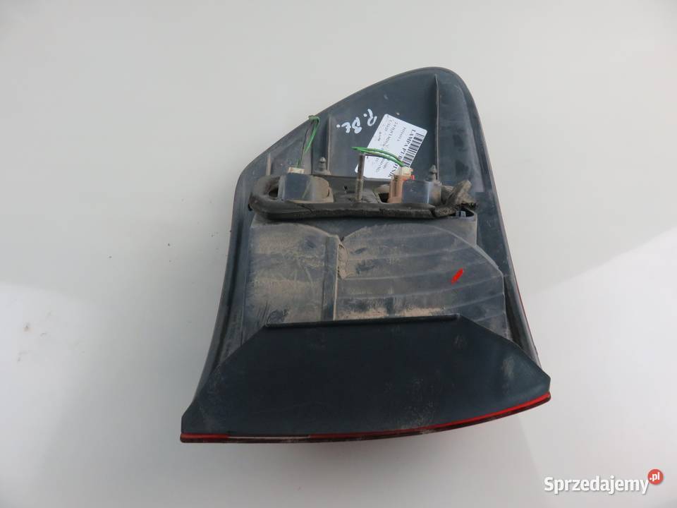 LAMPA PRAWA TYLNA TOYOTA AVENSIS VERSO M2 małopolskie sprzedam
