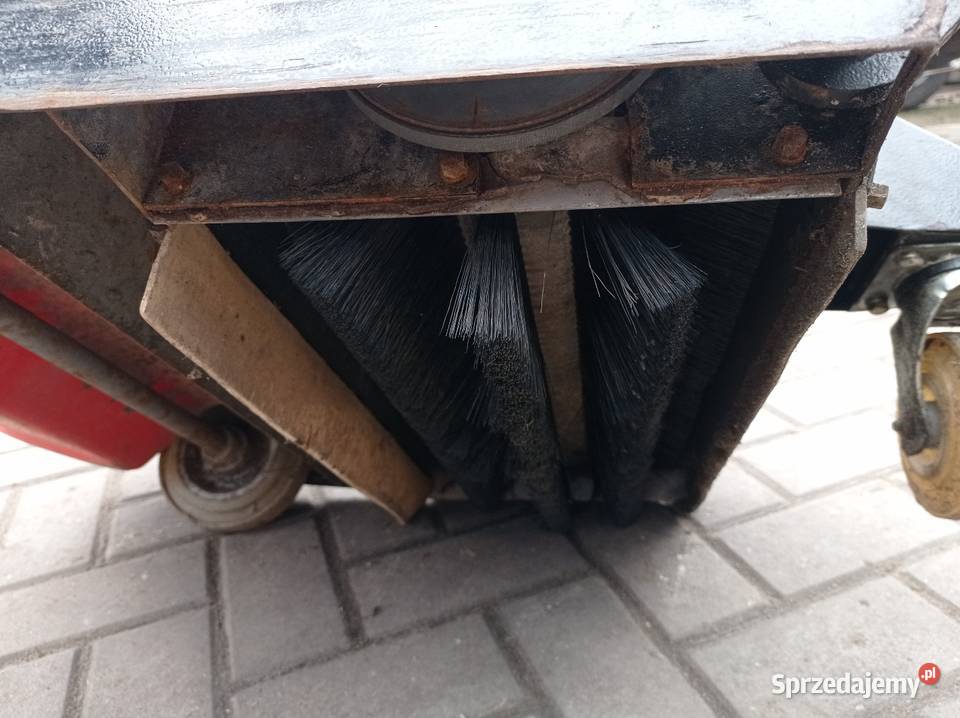 Zamiatarka spalinowa