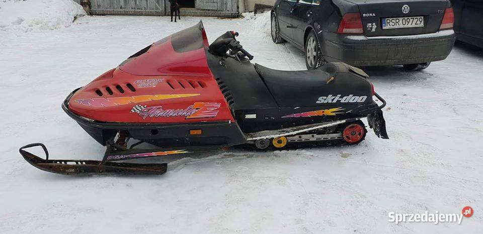SKUTER ŚNIEŻNY SKIDOO Ski Doo 6003 120 Rok produkcji 1996 Wiśniowa