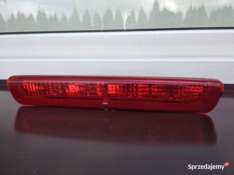 Peugeot 307 SW kombi trzecia lampa światło stop środek Sieradz