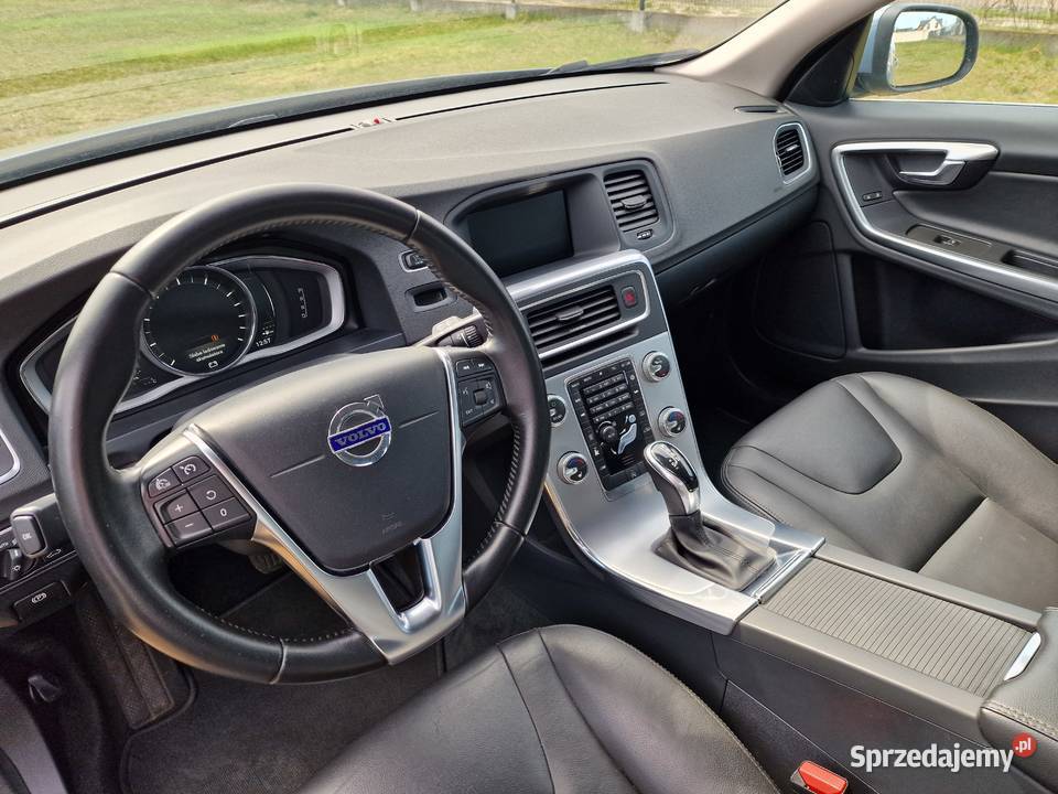 VOLVO V60 T4 SUMMUM 20 Benzyna 190 Zadbany ESP Lipówki sprzedam