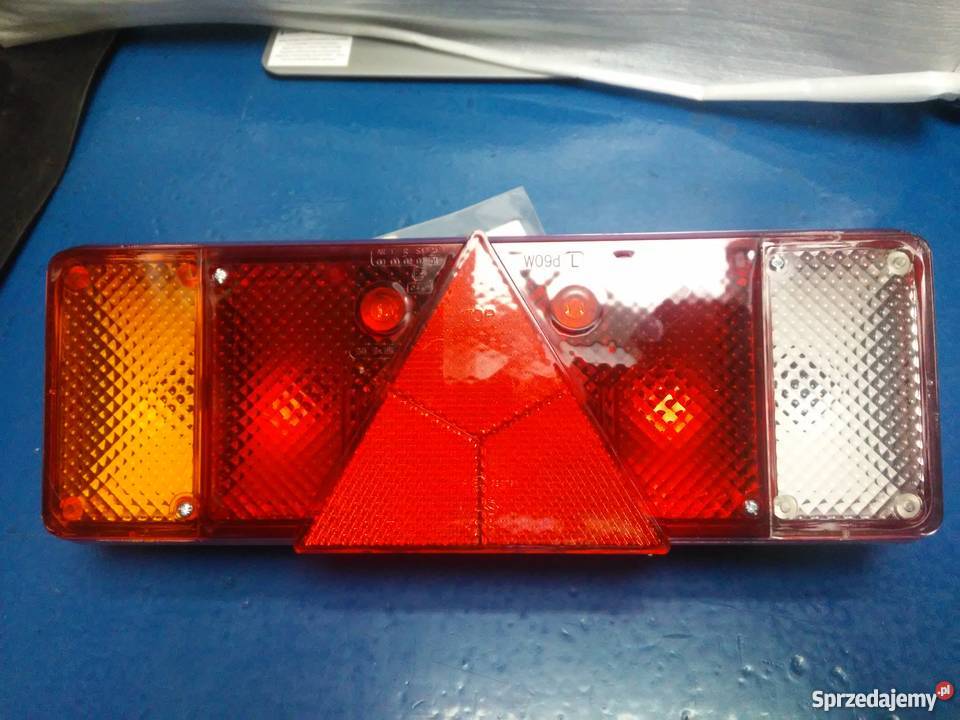 Lampa tylna z trójkątem lewa przyczepa Brzozówka