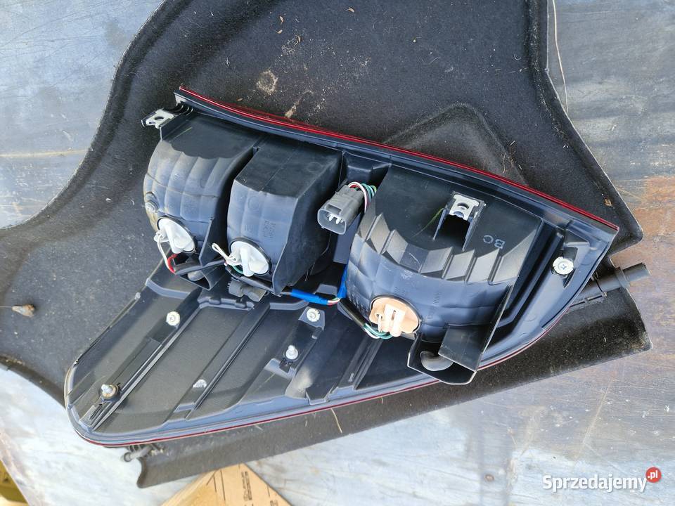 Toyota HILUX VII lift lampa tył ORG EU KPL podkarpackie Mielec