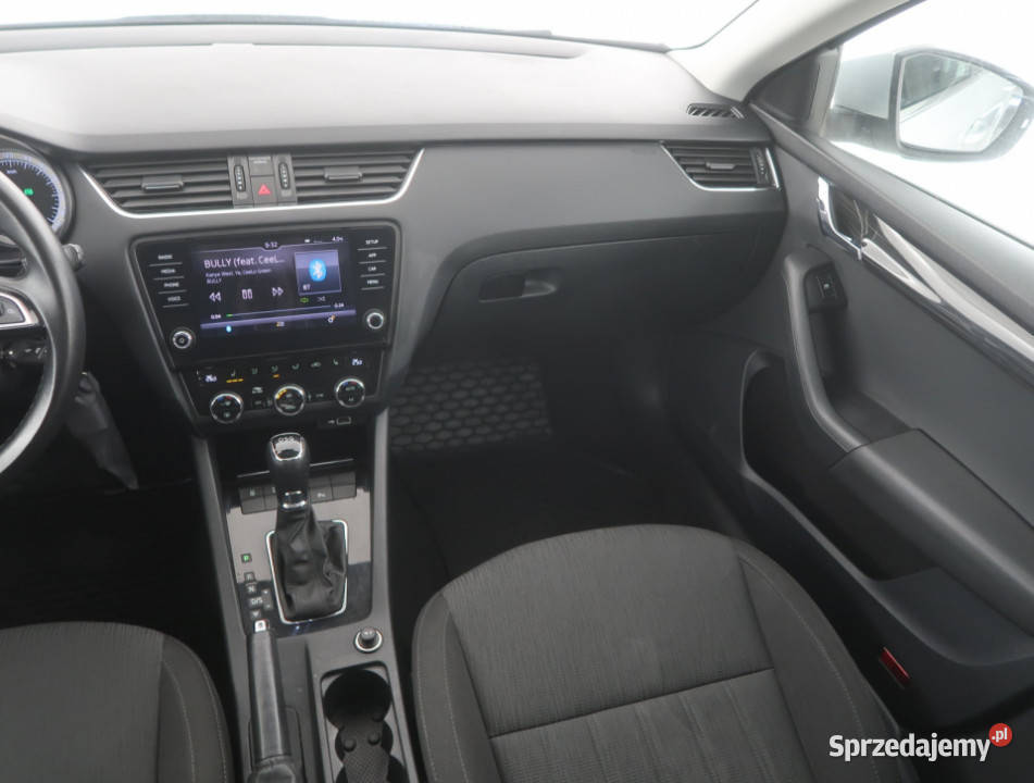 Skoda Octavia 18 TSI światła przeciwmgielne Bielany Wrocławskie