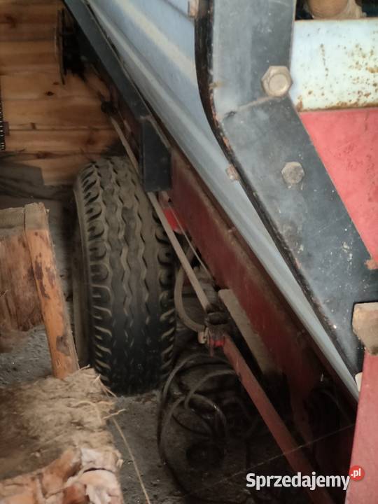 Przyczepa samozbierająca Kunów nieuszkodzony Huszcza