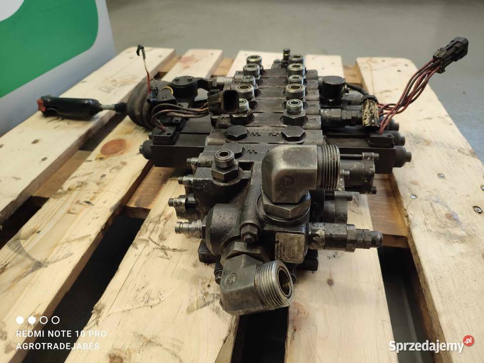 Rozdzielacz hydrauliczny John Deere 3400 4693272