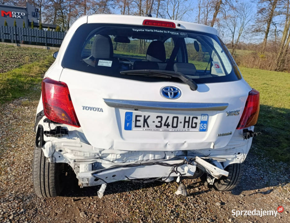 Toyota Yaris 15 hybrid 95 III 20112019 biały wielkopolskie Pleszew