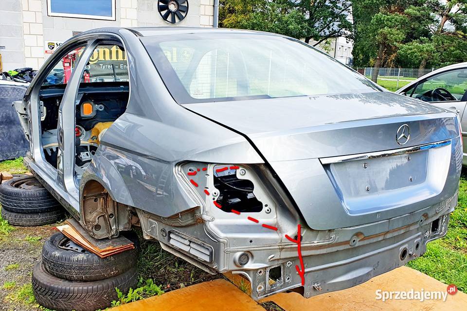 MERCEDES W204 2011 LIFT ELEMENTY NADWOZIA Zestawy części blacharskich Radom