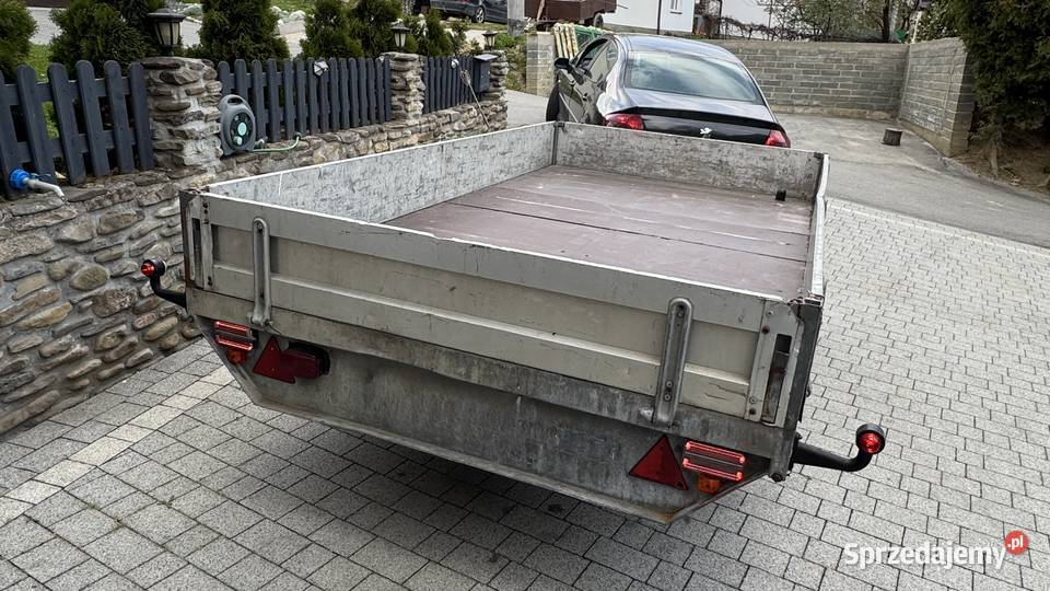 Przyczepa ciężarowa dwuosiowa DMC 2000 Do samochodów osobowych