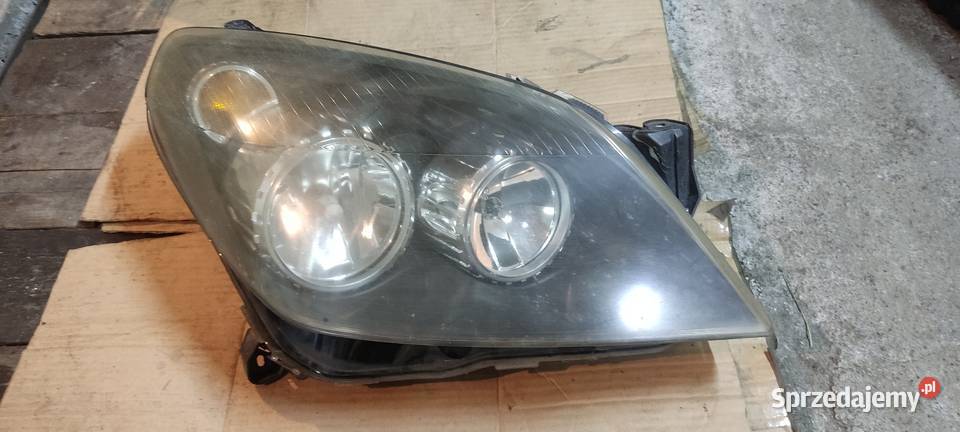 Lampa prawa reflektor prawy opel astra h