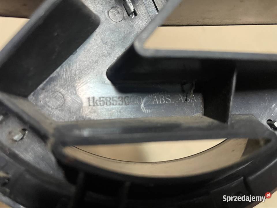 1K5853600 znaczek emblemat grilla volkswagen Szczecin