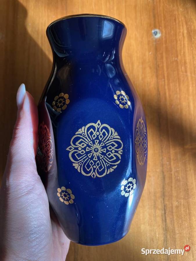 Kobaltowy wazon Wawel porcelana złote ornamenty Nisko