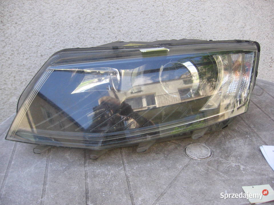 Reflektor lampa lewy przód Skoda Octavia 3 III