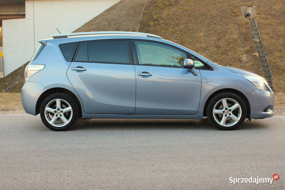 Toyota Verso 18 Benzyna 2009 elektryczne lusterka Pabianice