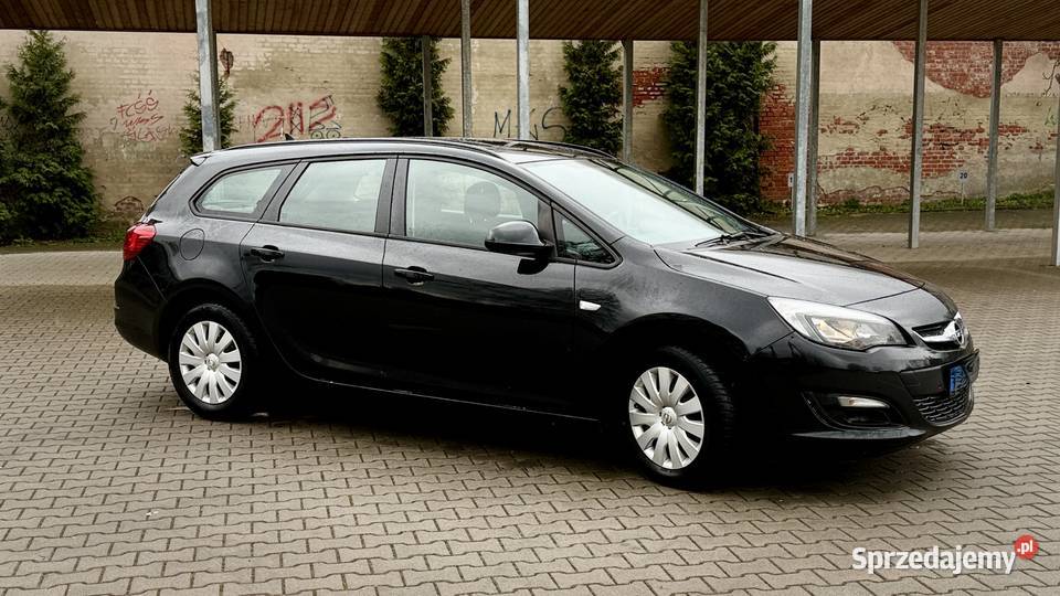 Opel Astra J Sports Tourer 16 CDTI 110 Webasto lakier metallic Rusko
