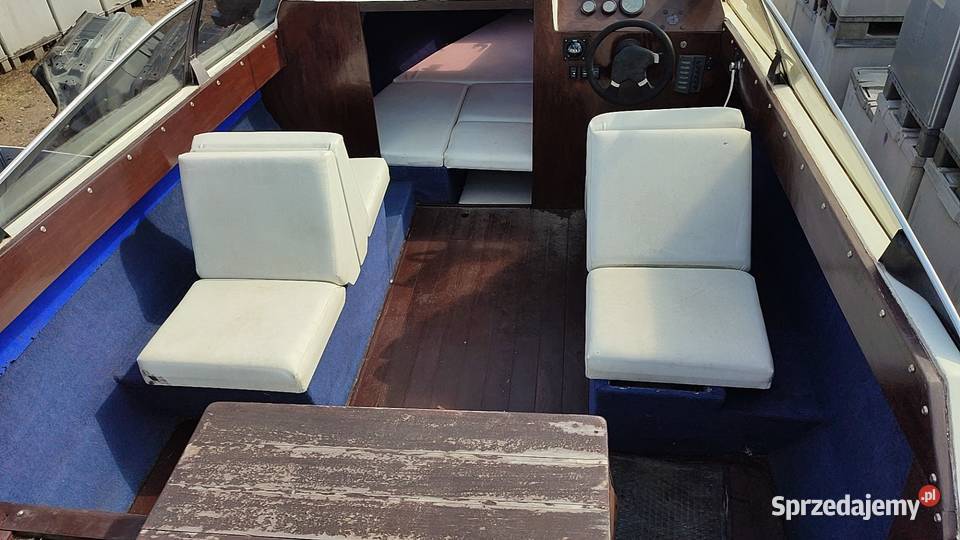 KADŁUB ŁODZ BAYLINER 1950 50V8 230 zarejestrow w Rok produkcji 1988 Września sprzedam