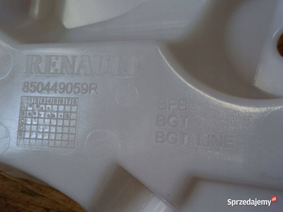 RENAULT MEGANE IV HB ŚLIZG ZDERZAKA PRAWY TYŁ osobowe wielkopolskie Pleszew
