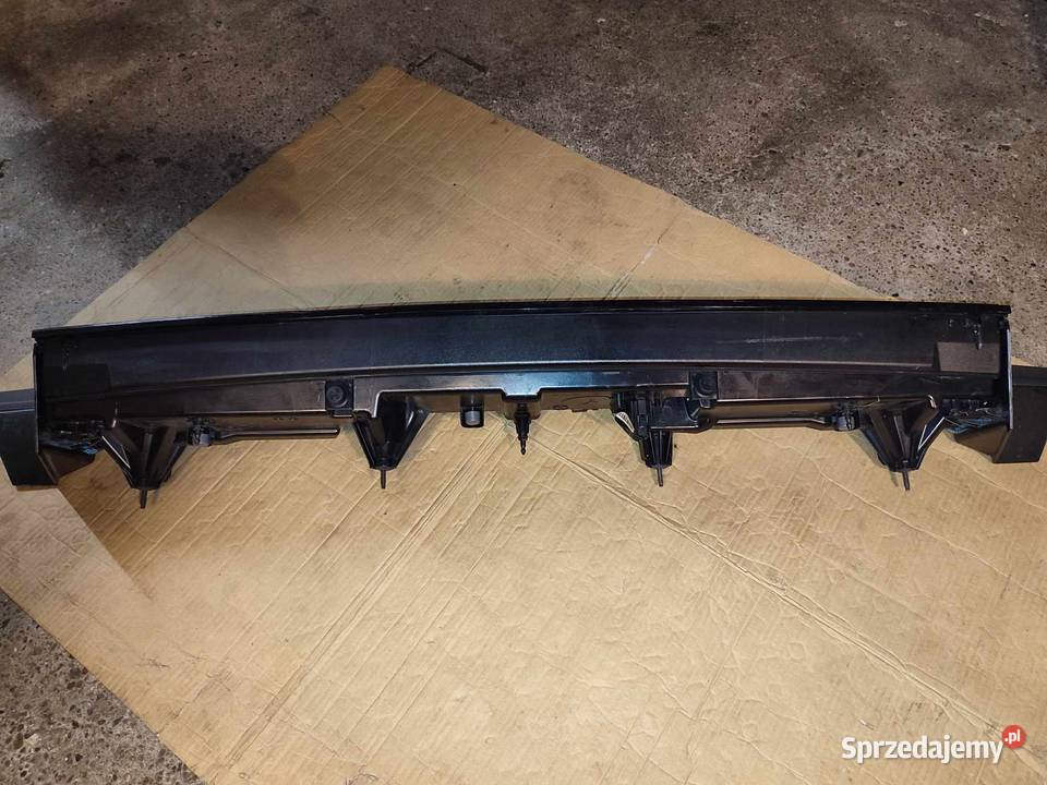 Dodge Challenger 2015 blenda klapa lampa tylna Lampy tylne