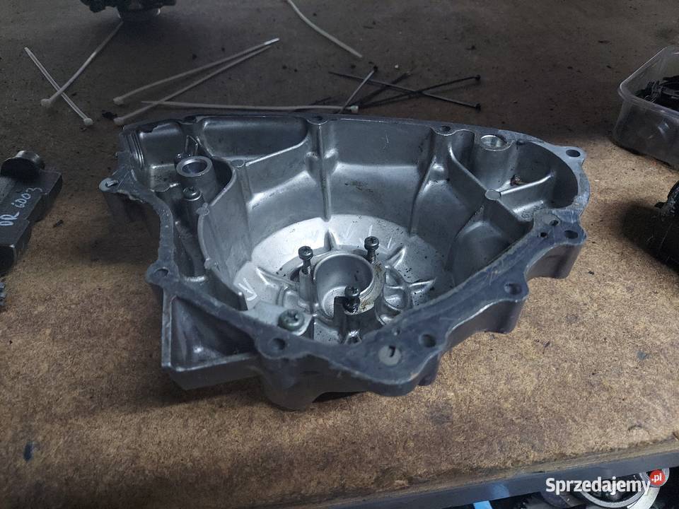 Suzuki GS 500 pokrywa lewa zapłonu iskrownika Pokrywy i osłony silnika Jelenia Góra