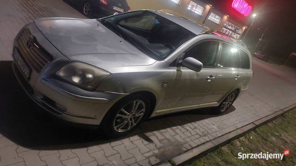 Avensis 7 lat w jednych rekach Nasutów