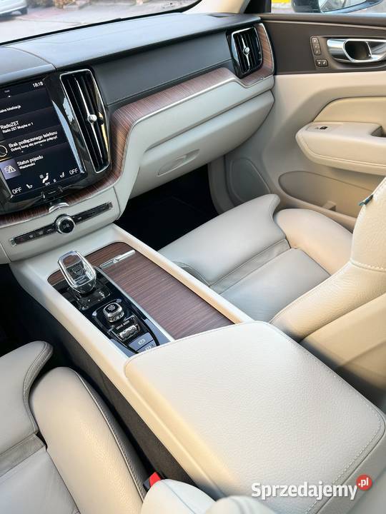 VOLVO XC 60 Inscription MHEV serwisowany w ASO Kielce