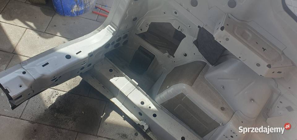 Błotnik tylny lewy BMW F48 X1 Chrząstowice sprzedam