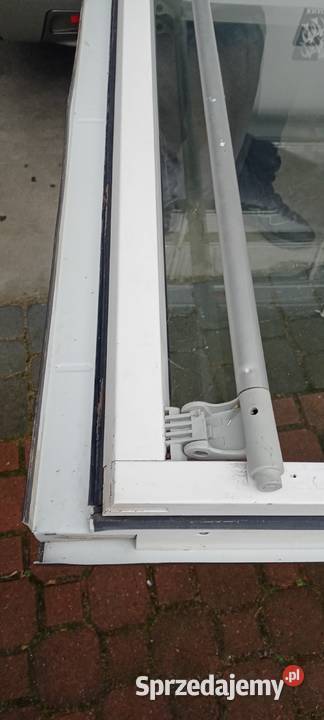 Okno dachowe velux dwuszybowe duże w stanie