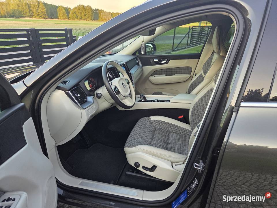 VOLVO XC60 SalonPL 1WŁ 2019XI 20D B4 MILD HYBRID 1969cm3 Sieradz