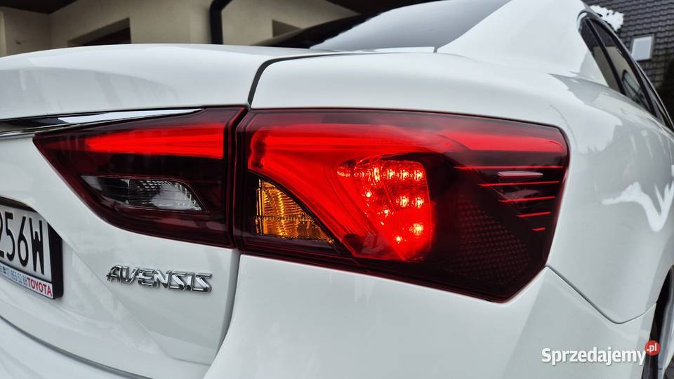 PEWNA TOYOTA AVENSIS Z POLSKIEGO SALONU SERWIS nieuszkodzony małopolskie Kraków