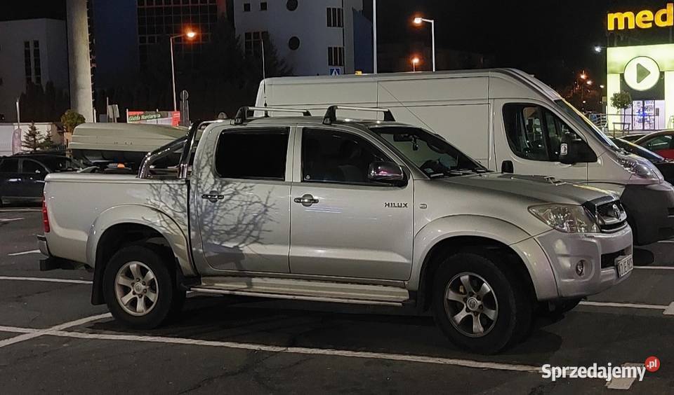 Toyota Hilux 3litry automat 260