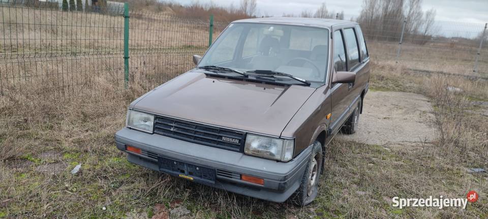 Nissan Prairie M10 20 benzyna wersja z napędem uszkodzony sprzedam