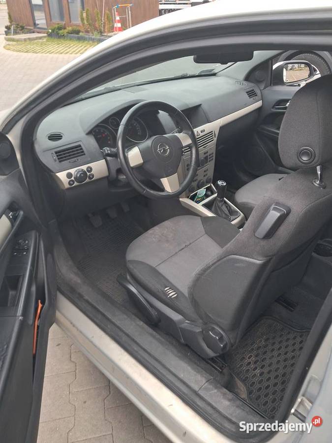 Opel Astra H 14 coupe 2008 do napraw Rok produkcji 2008 Warszawa