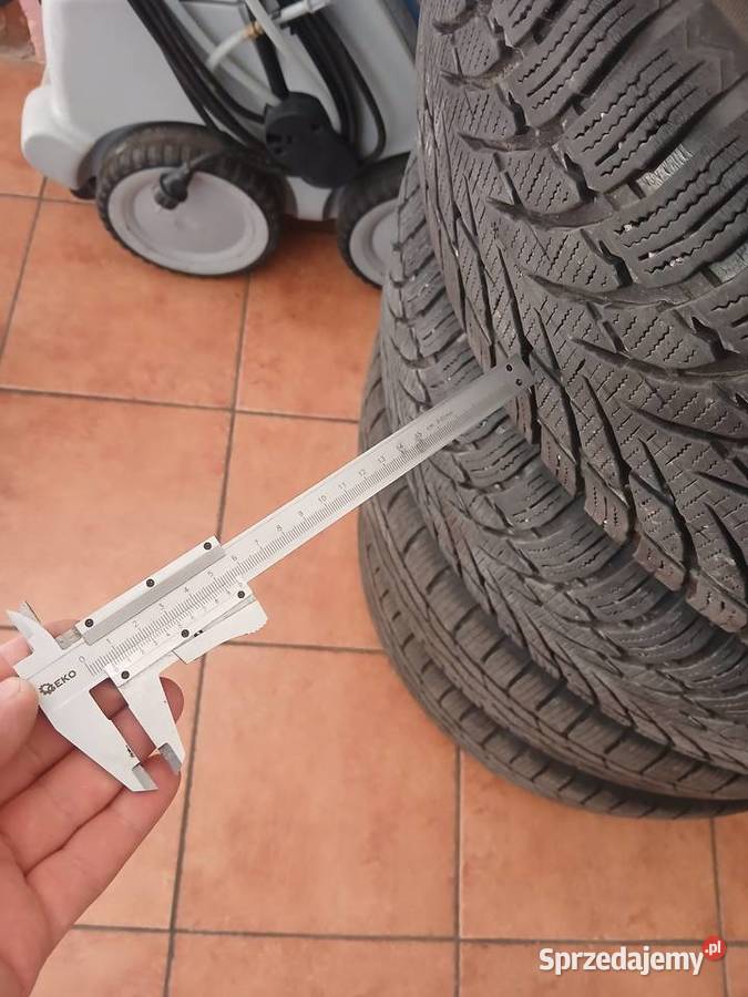 Opony zimowe 17x225x60 z 2018r 7 mm 225 Goździk