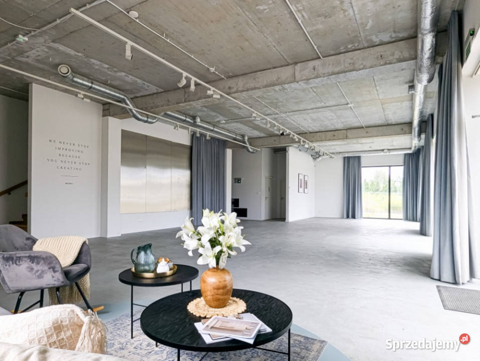 Magazyn i budynek biurowy Ursynów Baletowa 1098m2 Warszawa