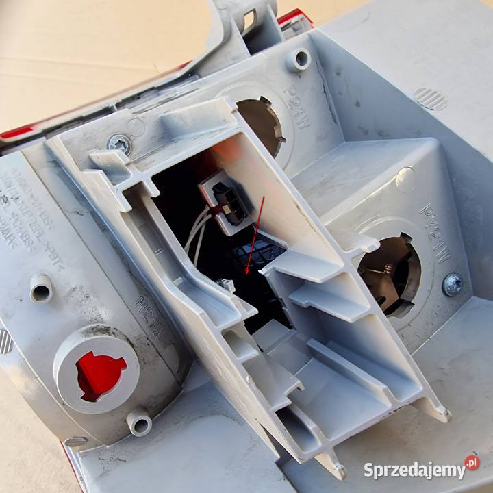 SKODA OCTAVIA III 3 KOMBI LAMPA TYLNA LEWA