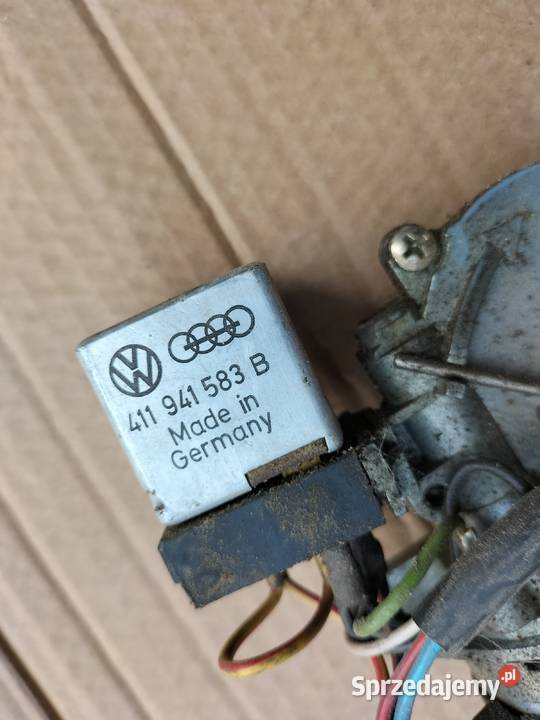 Audi 80 B4 80B4 Silniczek 895877795A PRZEKAZNIK Kamień-Kolonia