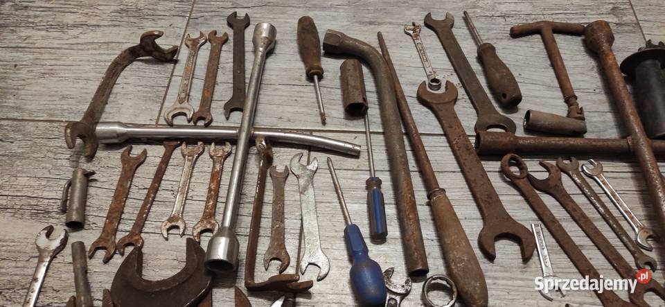 Zestaw starych kluczy narzędzi