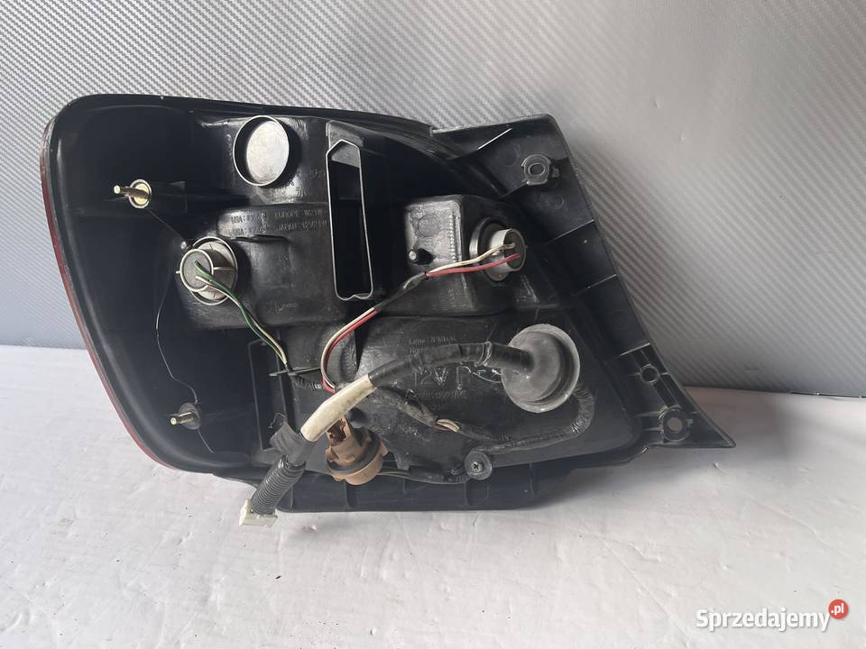 LEXUS GS PRAWA LAMPA TYŁ GS300 Oświetlenie Ostroróg