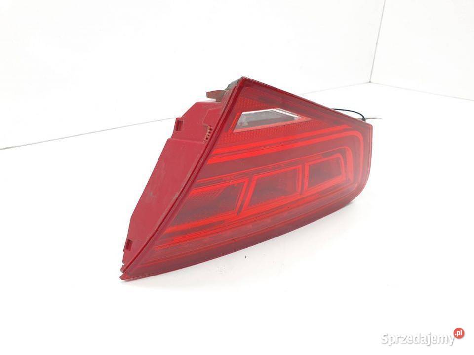 LAMPA W KLAPE PRAWA AUDI A8 D4 4H0945094 Lipno