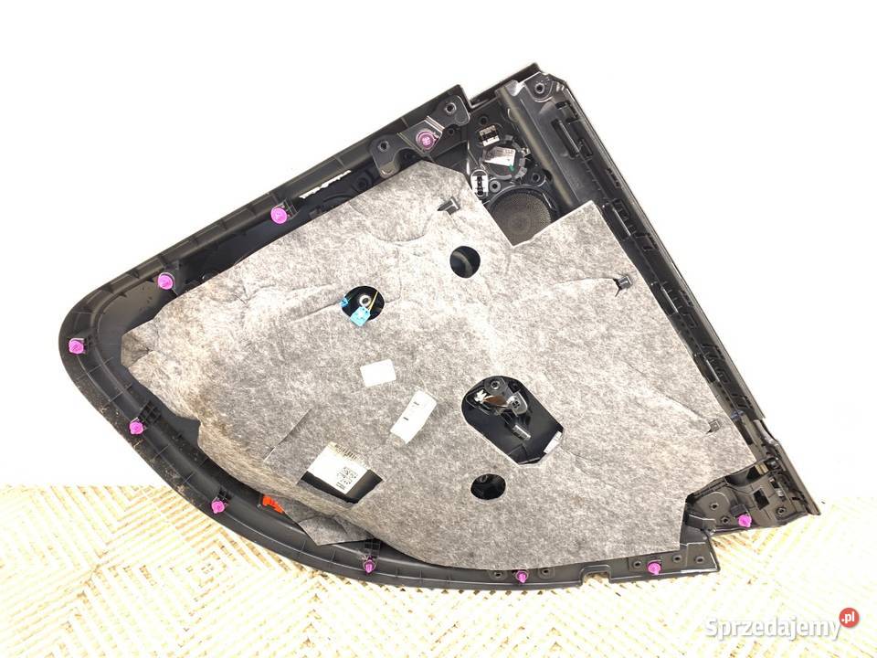 BOCZEK DRZWI LEWY TYŁ MERCEDES GLC SUV TAPICERKA osobowe