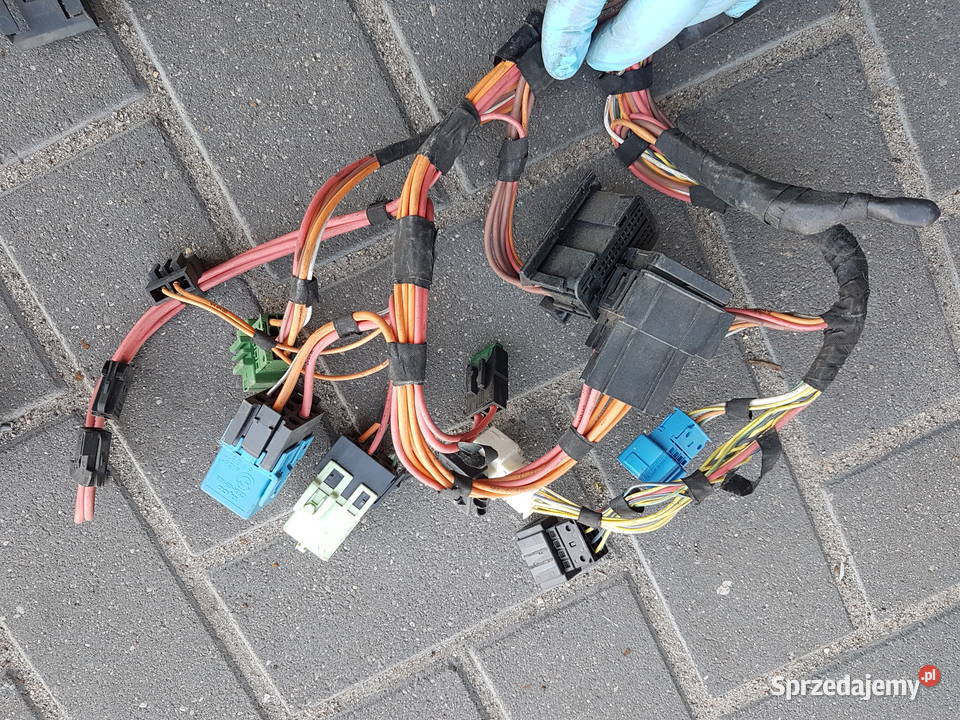 BMW E90 E91 25 BENZYNA WIAZKA PRZEWODOW KLEMA osobowe