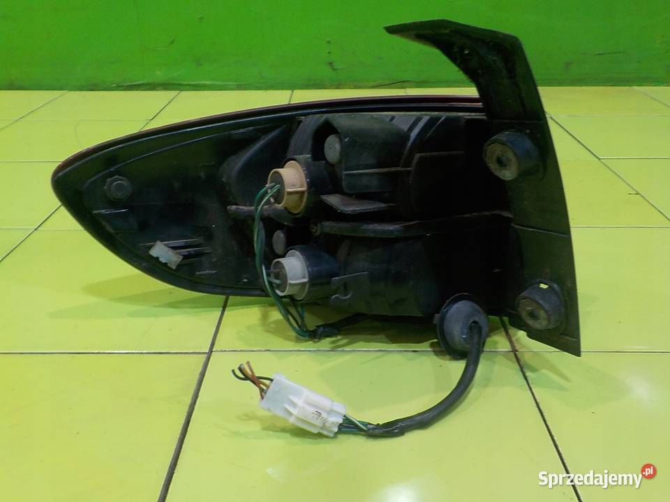 SUBARU B9 TRIBECA 30 B 06r 5D lampa prawa tyl Suków