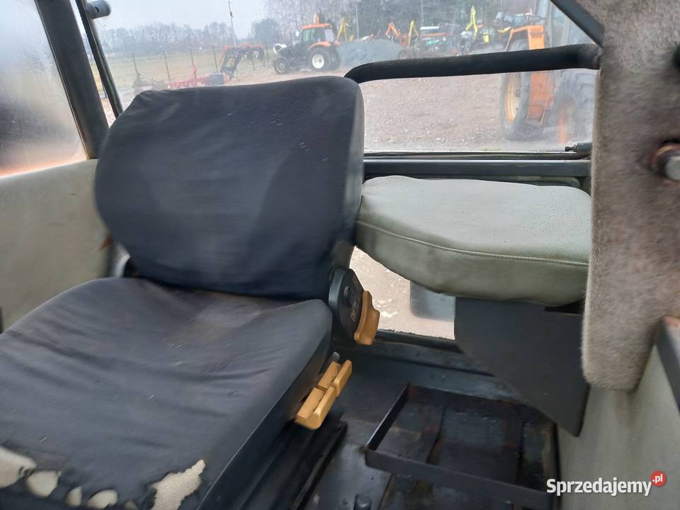 Renault 750 z ładowaczem Faucheuxa silnik MWM Ładowacz czołowy Rolnictwo Turek sprzedam