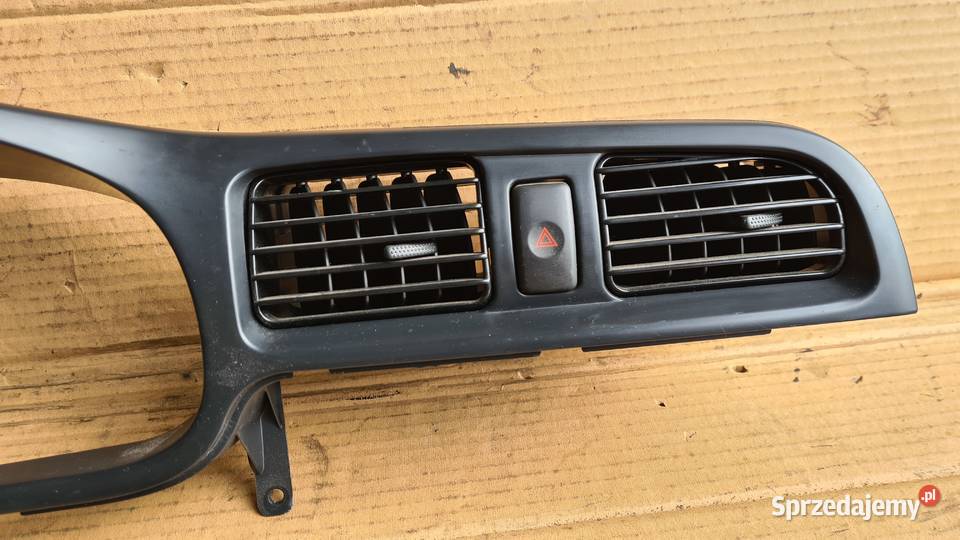 Subaru Legacy 3 BH5 ramka licznika kratki osobowe